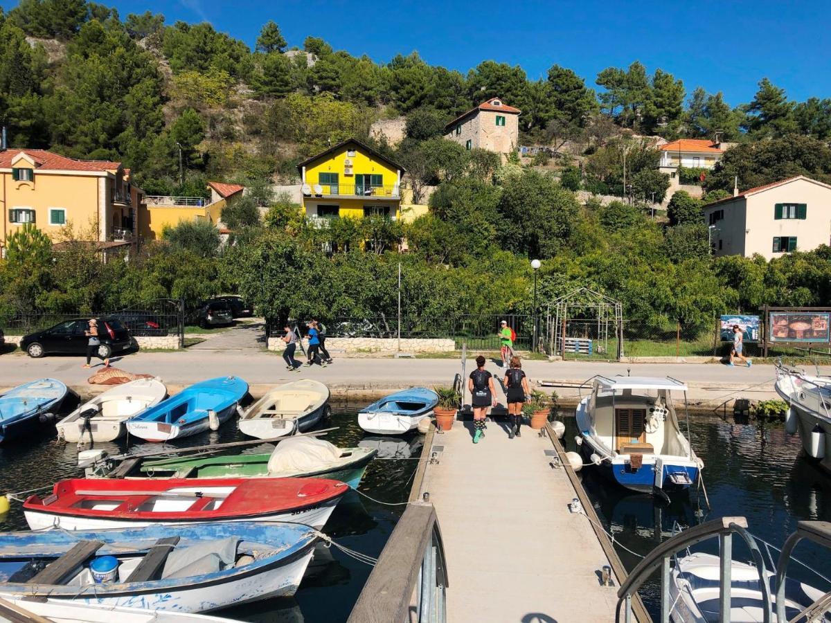 Apartments & Rooms Formenti Skradin Exteriér fotografie